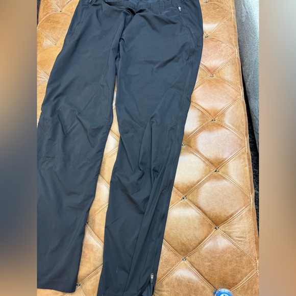 XL Arc’teryx black pants, full zip down each leg, breathable - Picture 3 of 5